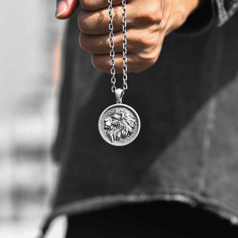 Vintage Lion Head Round Pendant