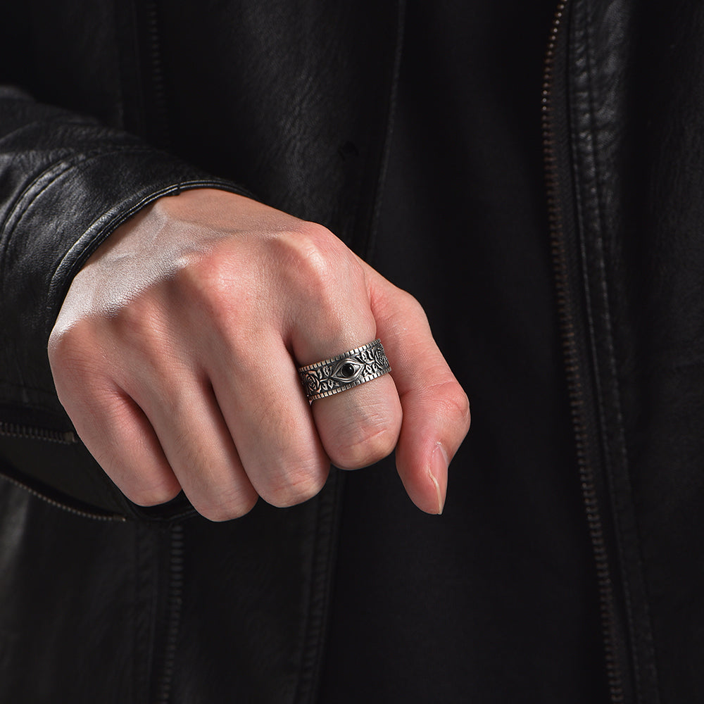 Vintage Black Onyx Rose Carved Ring Band