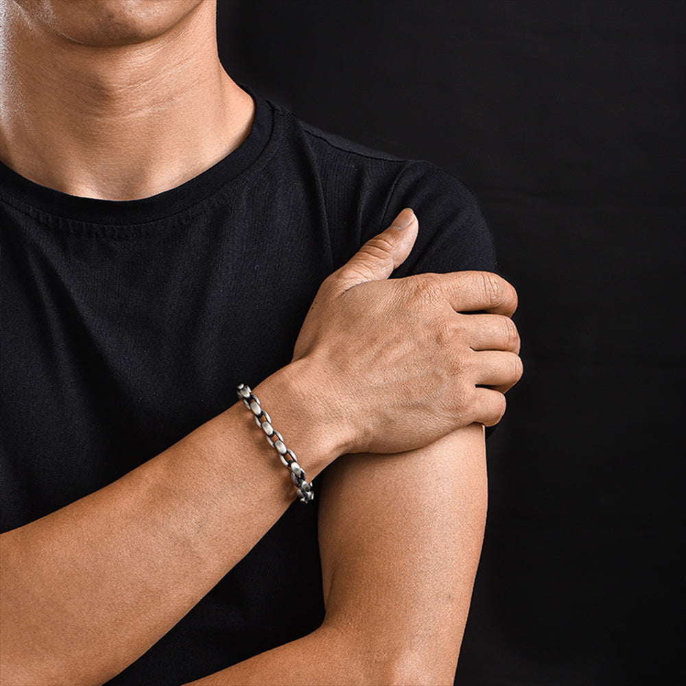Elongated Box Chain Bracelet