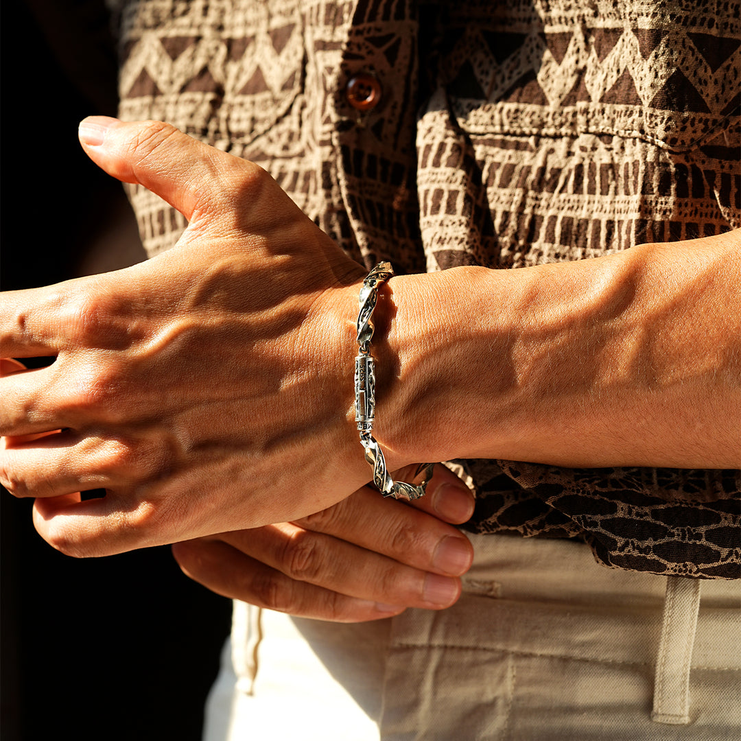 Solid Thorn Möbius Bracelet