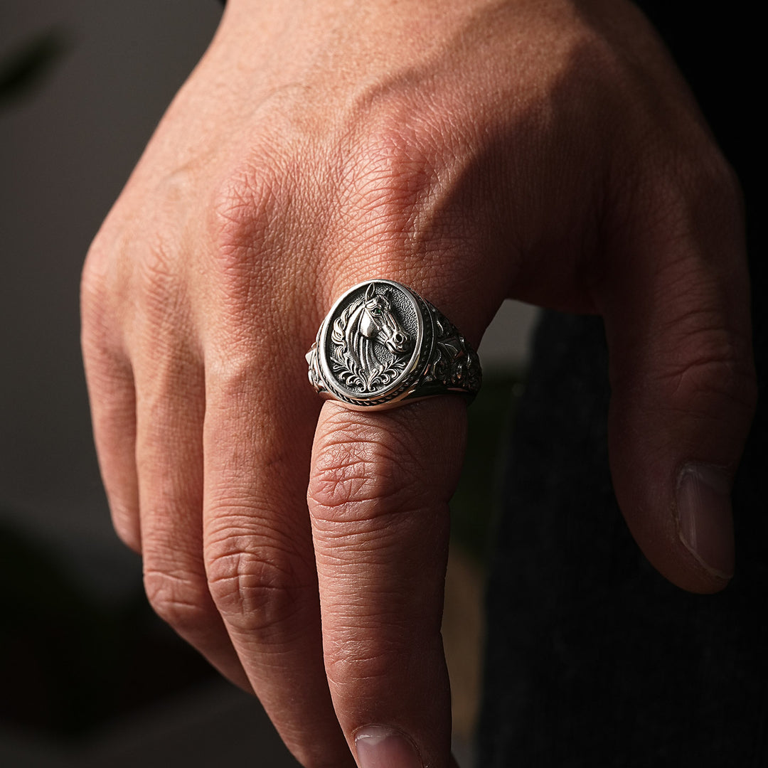 Vintage Fleur-De-Lis Horse Signet Ring