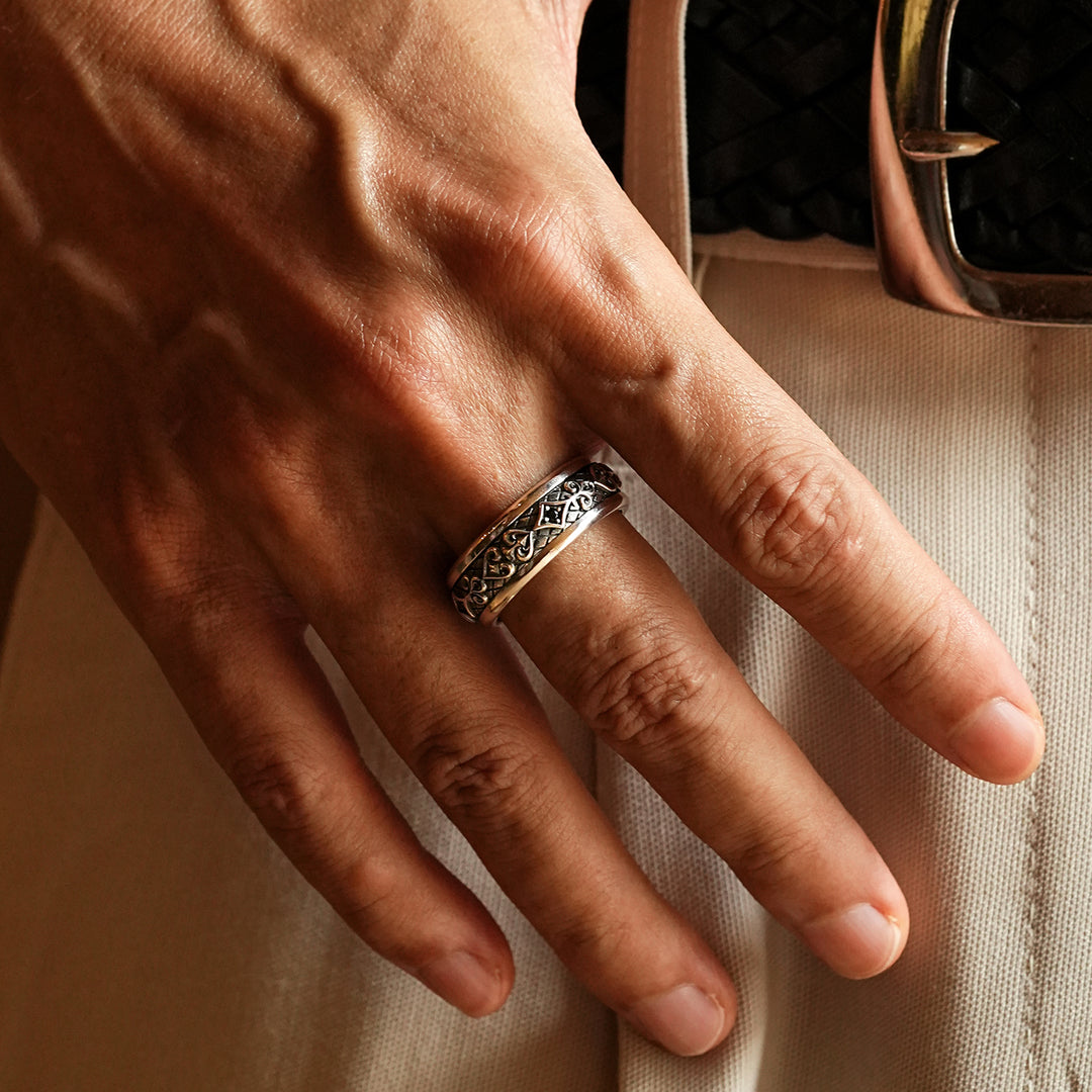 Black Poker Card Spinner Ring Band