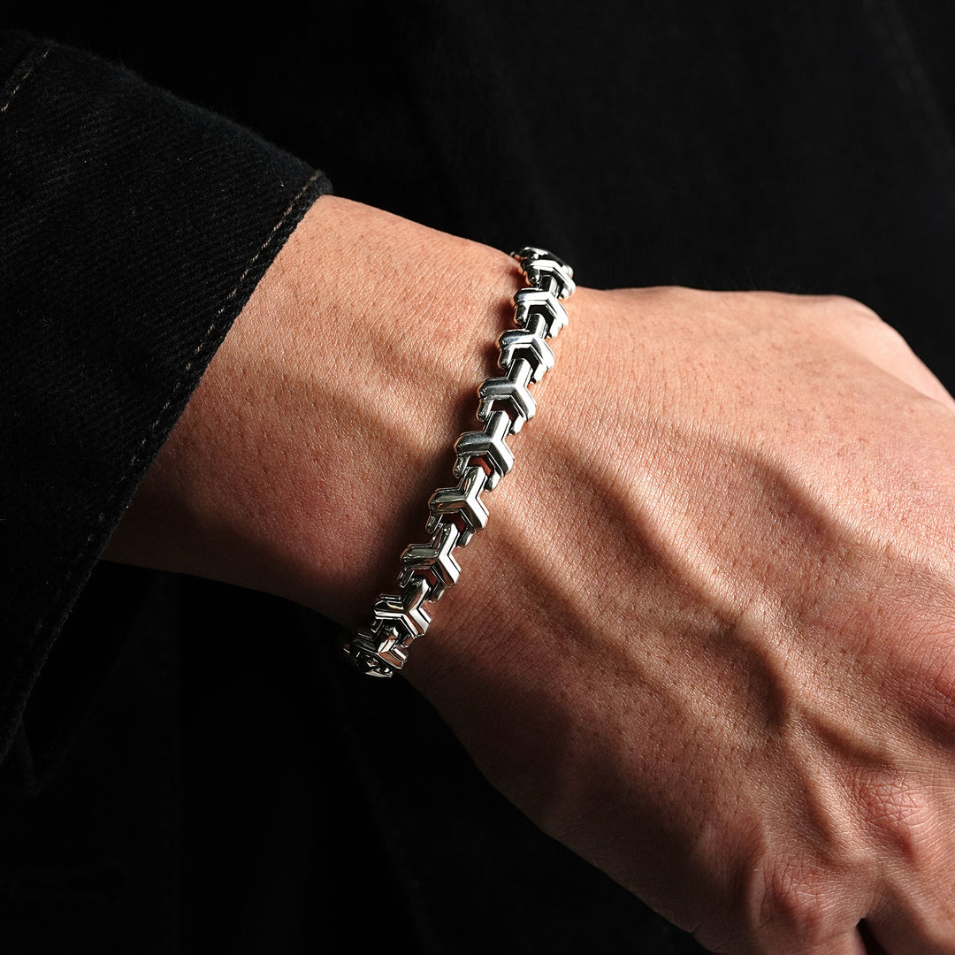 Solid Single Row Armor Bracelet