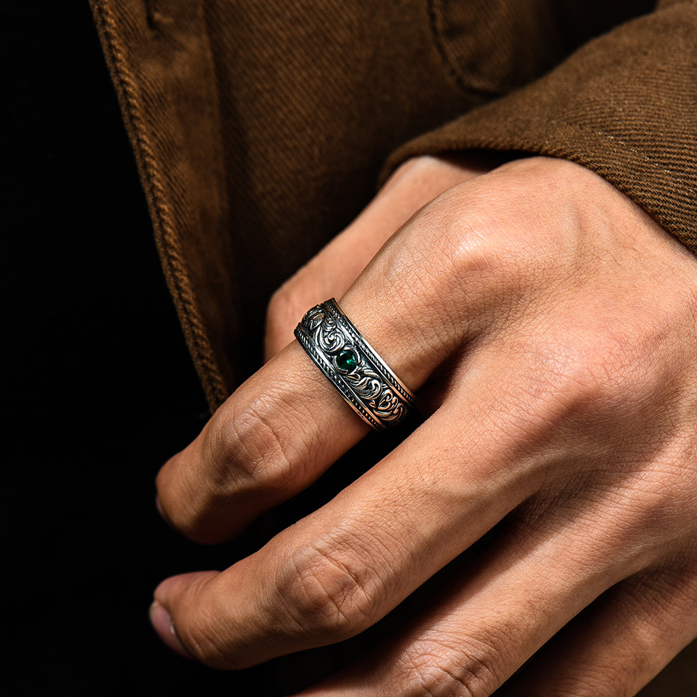 Vintage Hedera Sovereign Ring Band