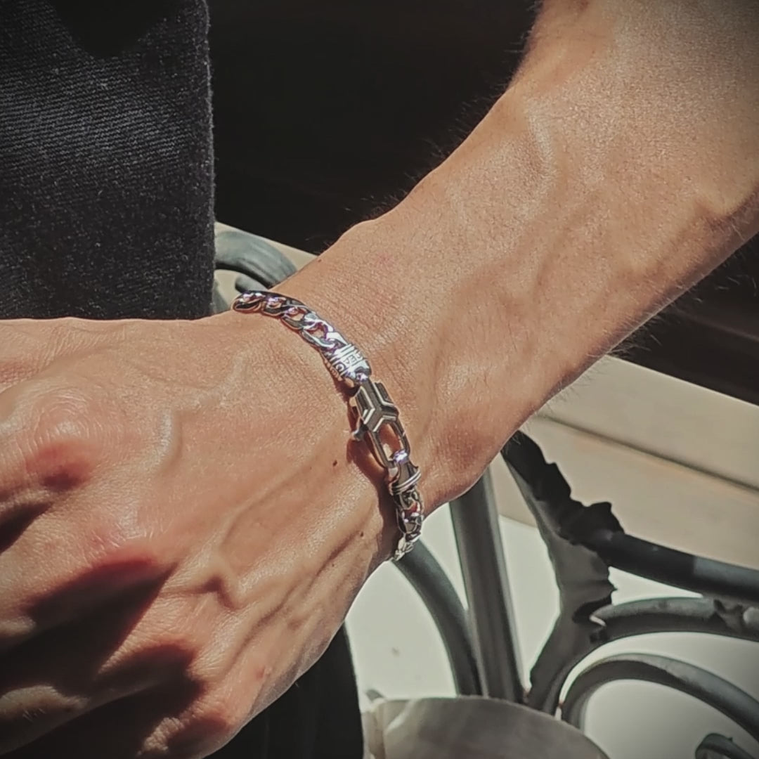 Figaro Armor Bracelet